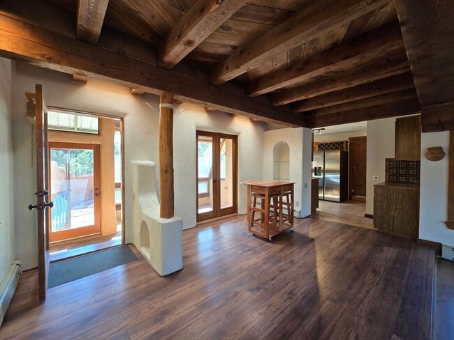 Photo - 2835 Don Quixote