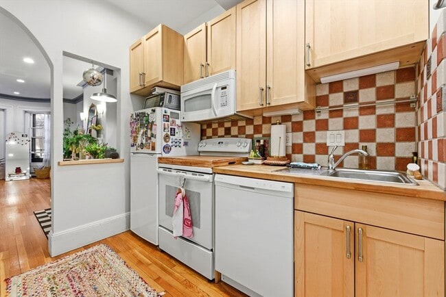 Photo - 3 St Charles St Unit 2