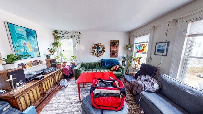 Photo - Luxuriously Remodeled 1BR Suite in East Rock | Designer Island Kitchen | Steps to Yale SOM Unit 4