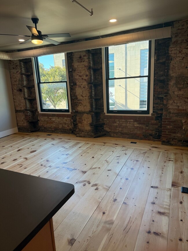 Photo - Tandem Ventures Unit 202