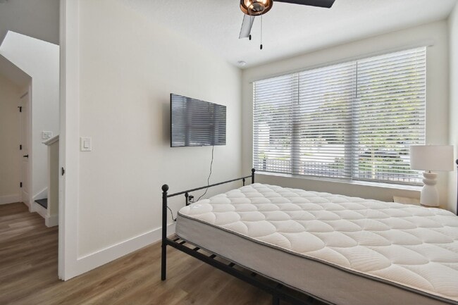 Photo - Luxurious 3 Bedroom Condo with Spacious Layout and Prime Location in Tampa, FL! Unit 2