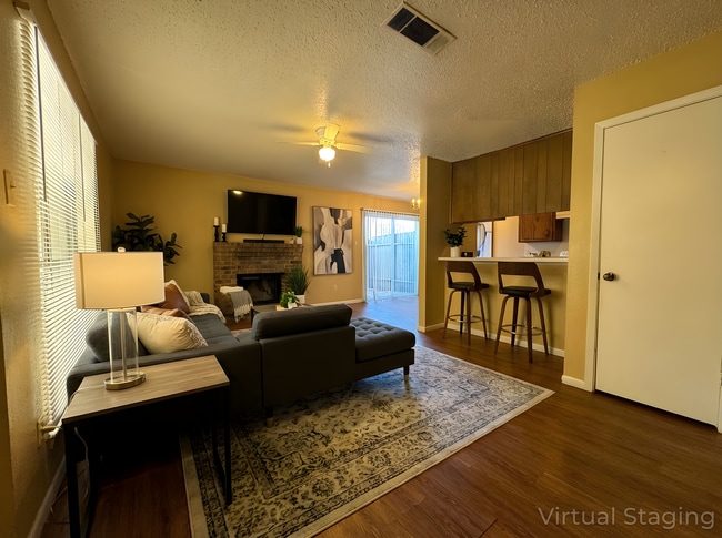 Photo - 3008 Chaucer Dr Unit Apt B