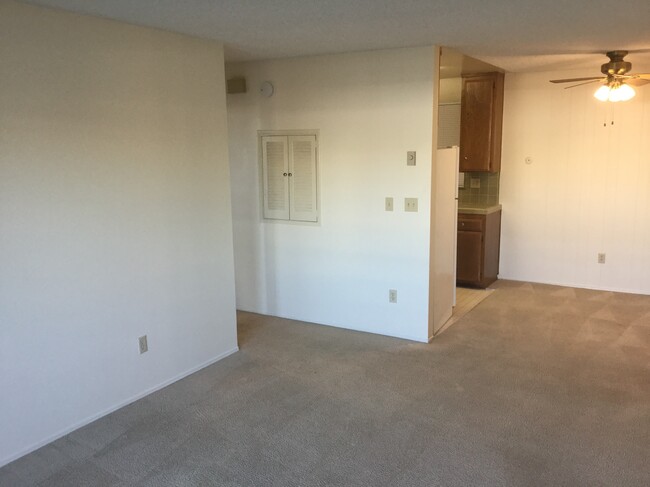 ¡Amplio y relucientemente limpio! - Centre Towers Apartments