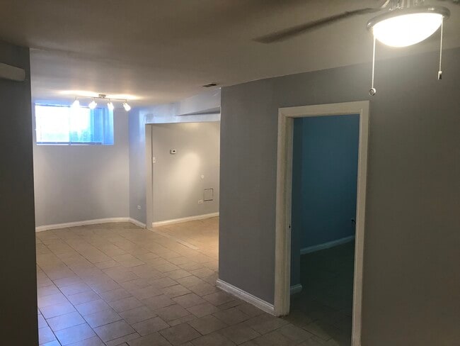 Photo - 6117 S Vernon Ave Unit Bsm