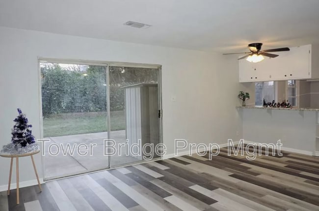 Photo - 10666 Van Stralen Way