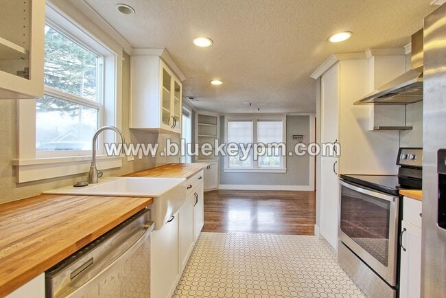 Photo - 2 Bed, 1 Bath Bungalow in Vancouver at 4th Plain Blvd and Franklin Ave