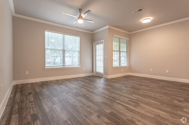 2 Br, 1046 SF, Living Space