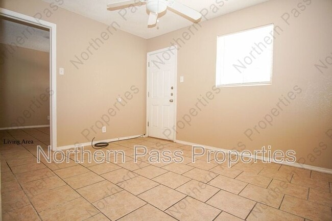 Photo - 8608 Lawson St