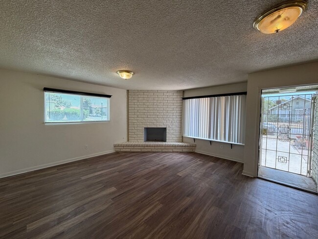 Photo - Adorable Home in Oleander Area!