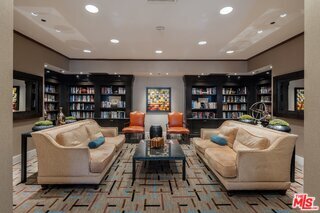 Photo - 10724 Wilshire Blvd