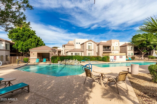 Building Photo - 17017 N 12th St Unit 1123