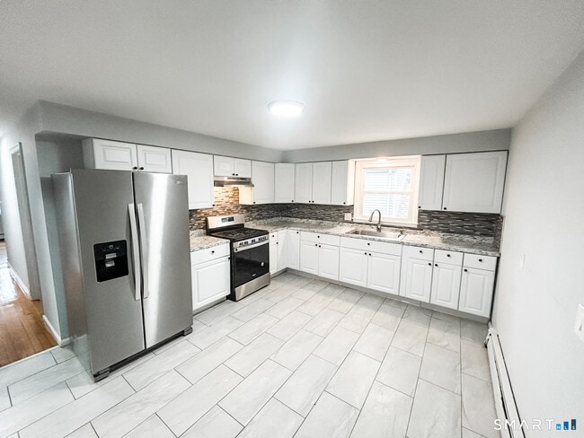 Photo - 1254 Reservoir Ave