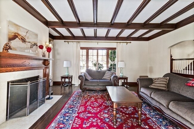 Photo - 115 Aspen Ave