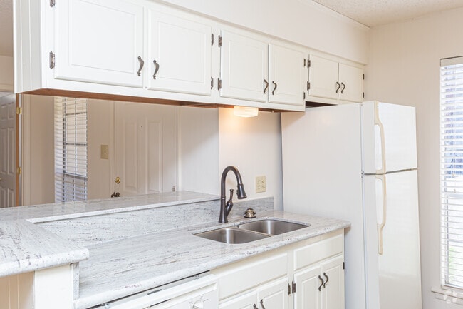 2 BR, 2 BR - 987 SF