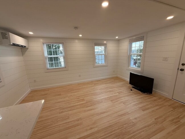 Photo - 68 Post N Rail Ave