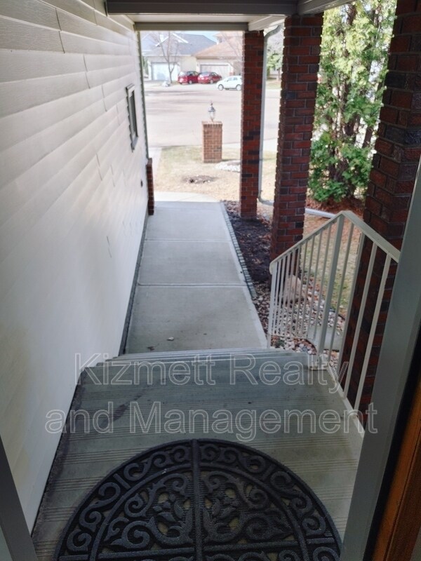 Photo - 615 Forest Ln NW