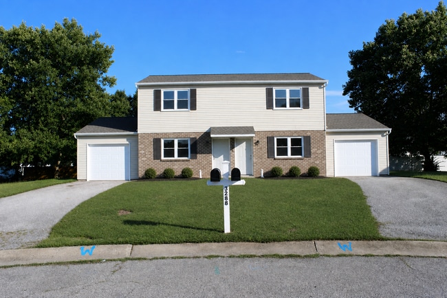Building Photo - 3288 E Pheasant Cir Unit A
