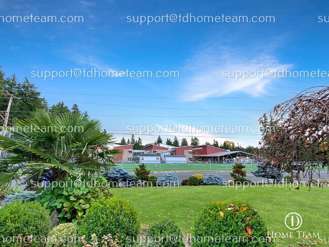 Building Photo - "Charming Bellevue Retreat: Spacious 2-Bed, 2-Bath with Finished Basement!" Unit #B