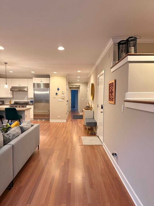 Photo - 2319 W Wabansia Ave