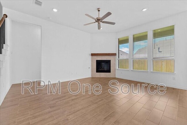 Photo - 812 Morwenna Rd