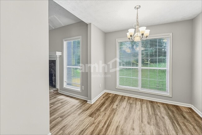 2535 Lakeview Trl