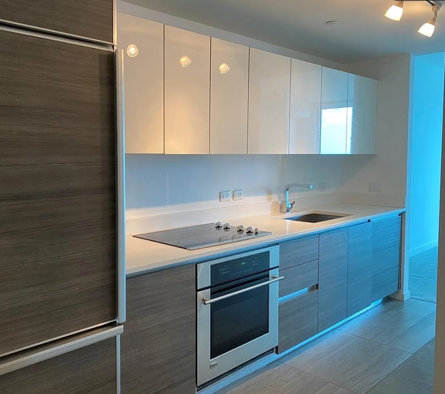 Building Photo - 1100 S Miami Ave Unit 2305