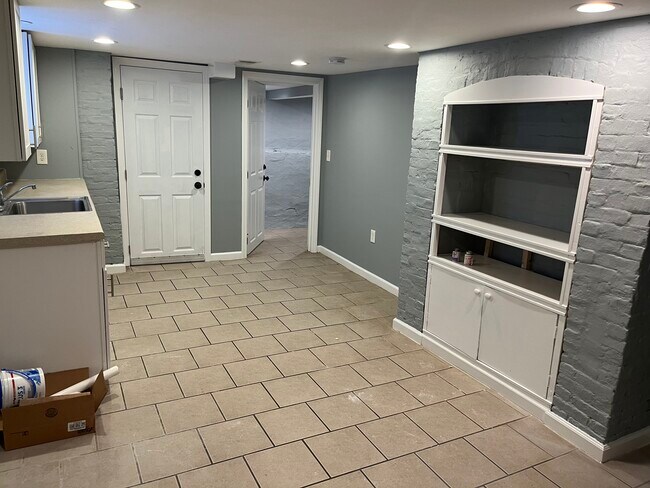 69 N 13th St