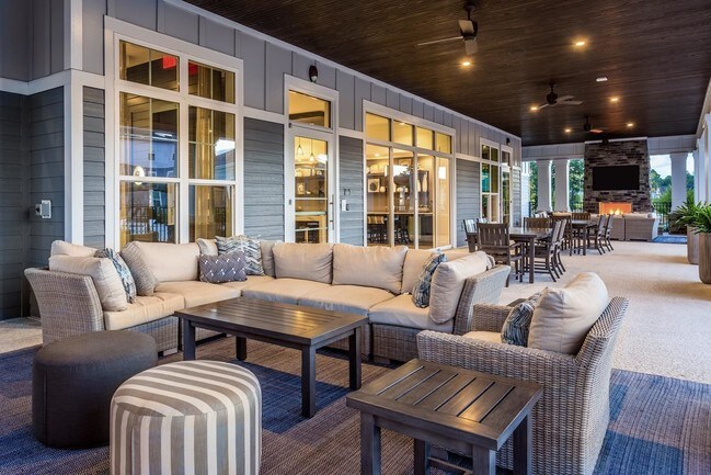 Element Barclay apartments — community photo