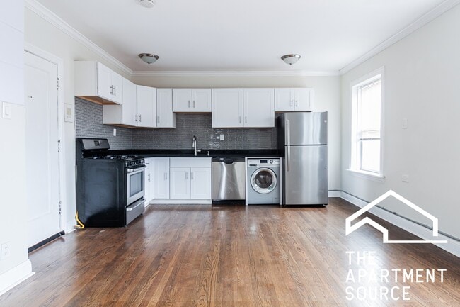 Building Photo - 2127 N Dayton St