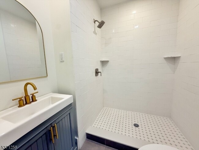 Photo - 166 Washington Pl
