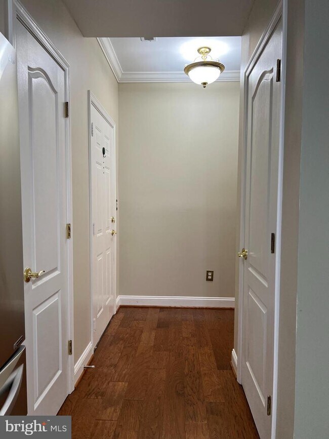 Photo - 2111 Ganton Green Unit E 301