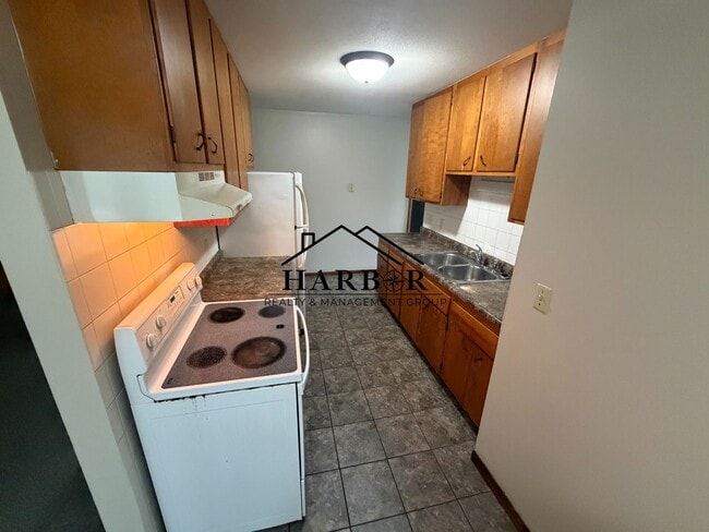 Photo - 204 11th Ave NW Unit 204 - 903