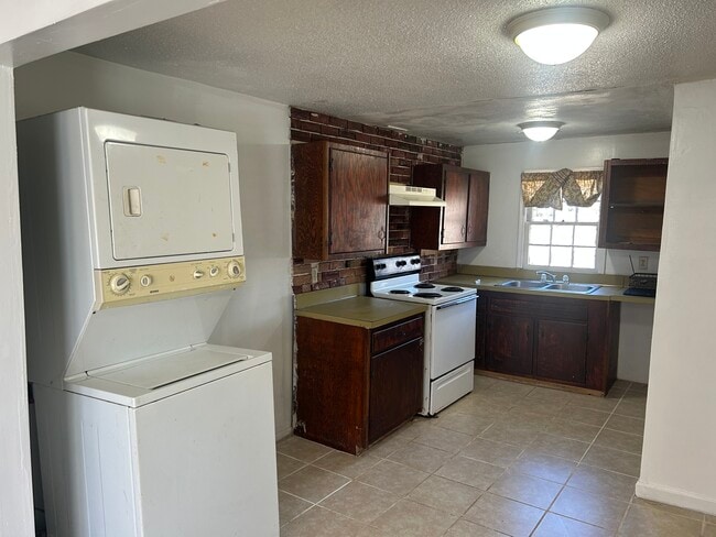 Photo - 520 Buckley St