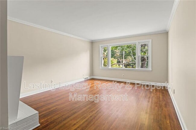 Photo - 1200 Lamont Dr