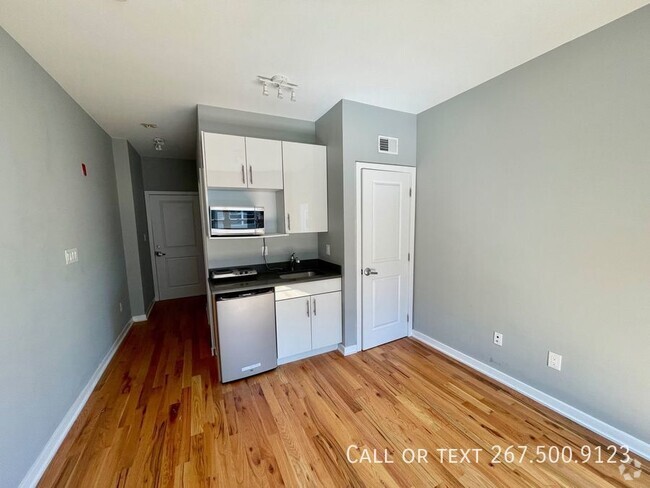 Building Photo - Close to UCity. Cozy Studio! W/D. Unit 2C Rental