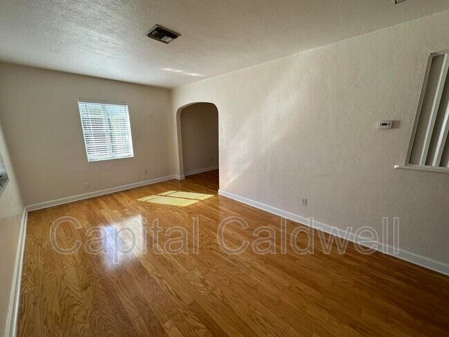 Photo - 18 N Meteor Ave
