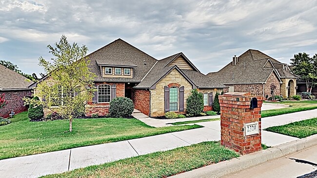 Photo - Stunning 5 Bedroom In Edmond With Bonus Room and Study