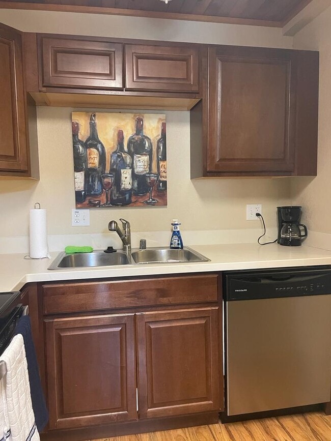 2611 Palmer Ct Unit 1