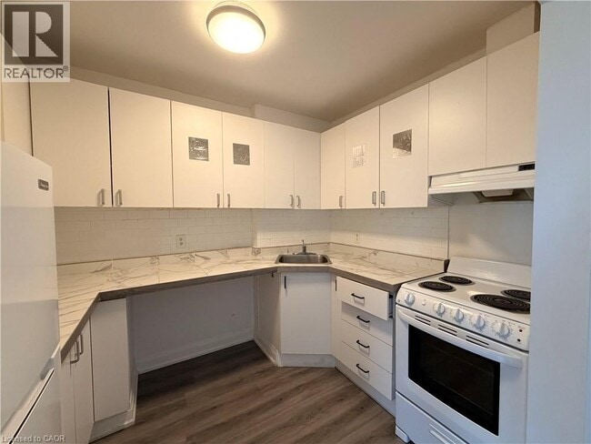 Photo - 102 Greensides Ave