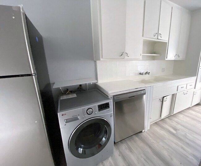 1448 Butler Ave Unit Upper