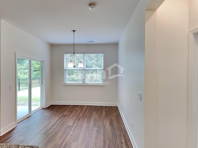 Photo - 819 Mary Beth Ct