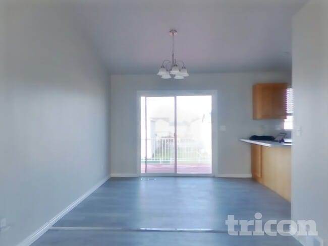 Photo - 5447 Midland Dr