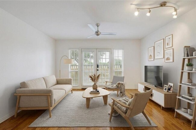 Building Photo - 1510 W 6th St Unit 103