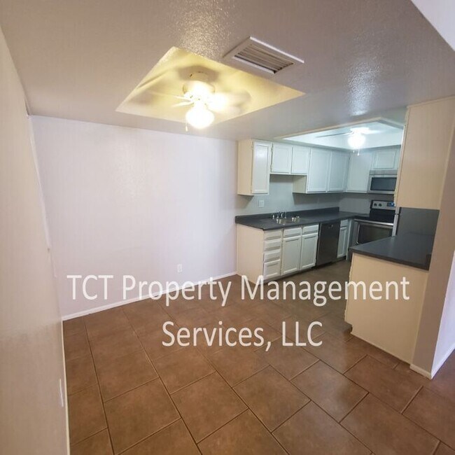 Photo - Double Master 2 Bedroom in Dobson Villas !