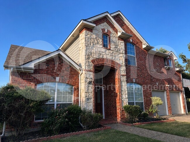 Building Photo - 5624 Seneca Dr