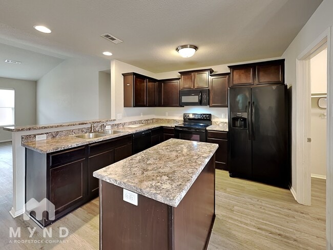 Photo - 90 Cedar Creek Cove