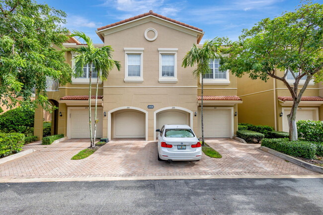 Photo - 4930 Bonsai Cir Townhome