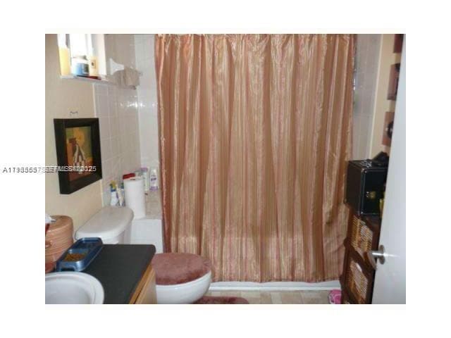 Building Photo - 2022 NE 167th St