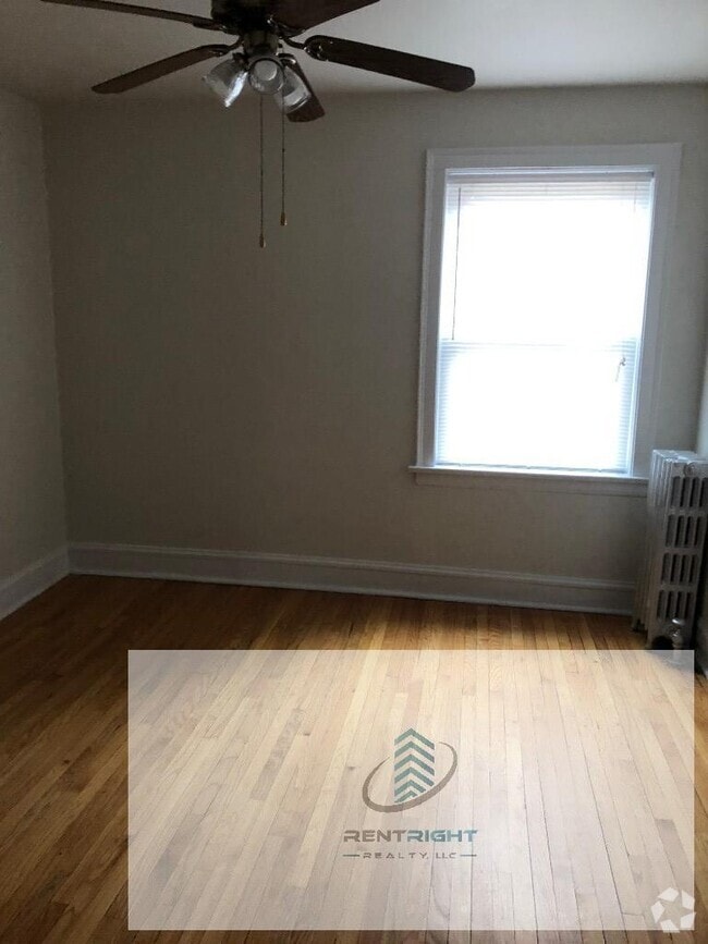 Building Photo - 3454 N Kedvale Ave Unit 3464-GDN Rental