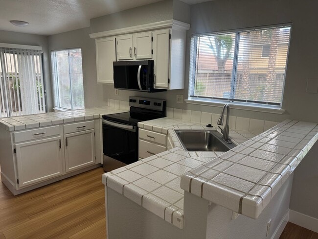 Photo - 2776 Woodmont Dr